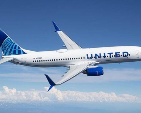 United Airlines Flight UA770 Emergency Diversion
