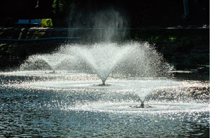 How Floating Fountains Circulate Water to Prevent Stagnation