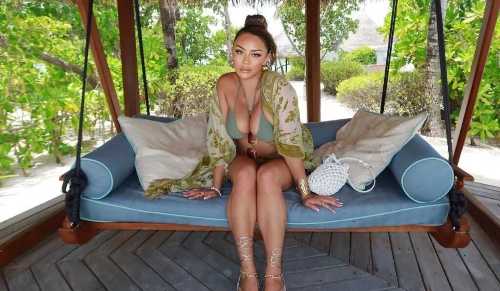 Montana Helena Klein Yao