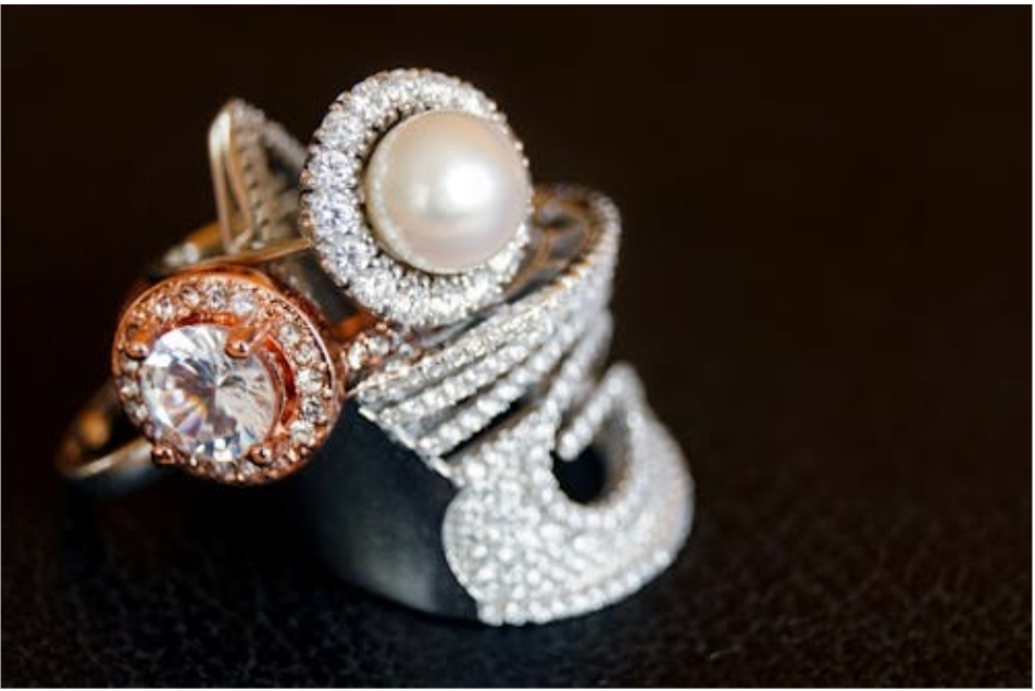 5 Studio Habits Your creative workspace should nurture both your artistic vision and your physical well-being.