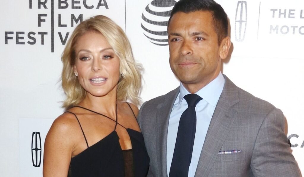 how old is mark consuelos